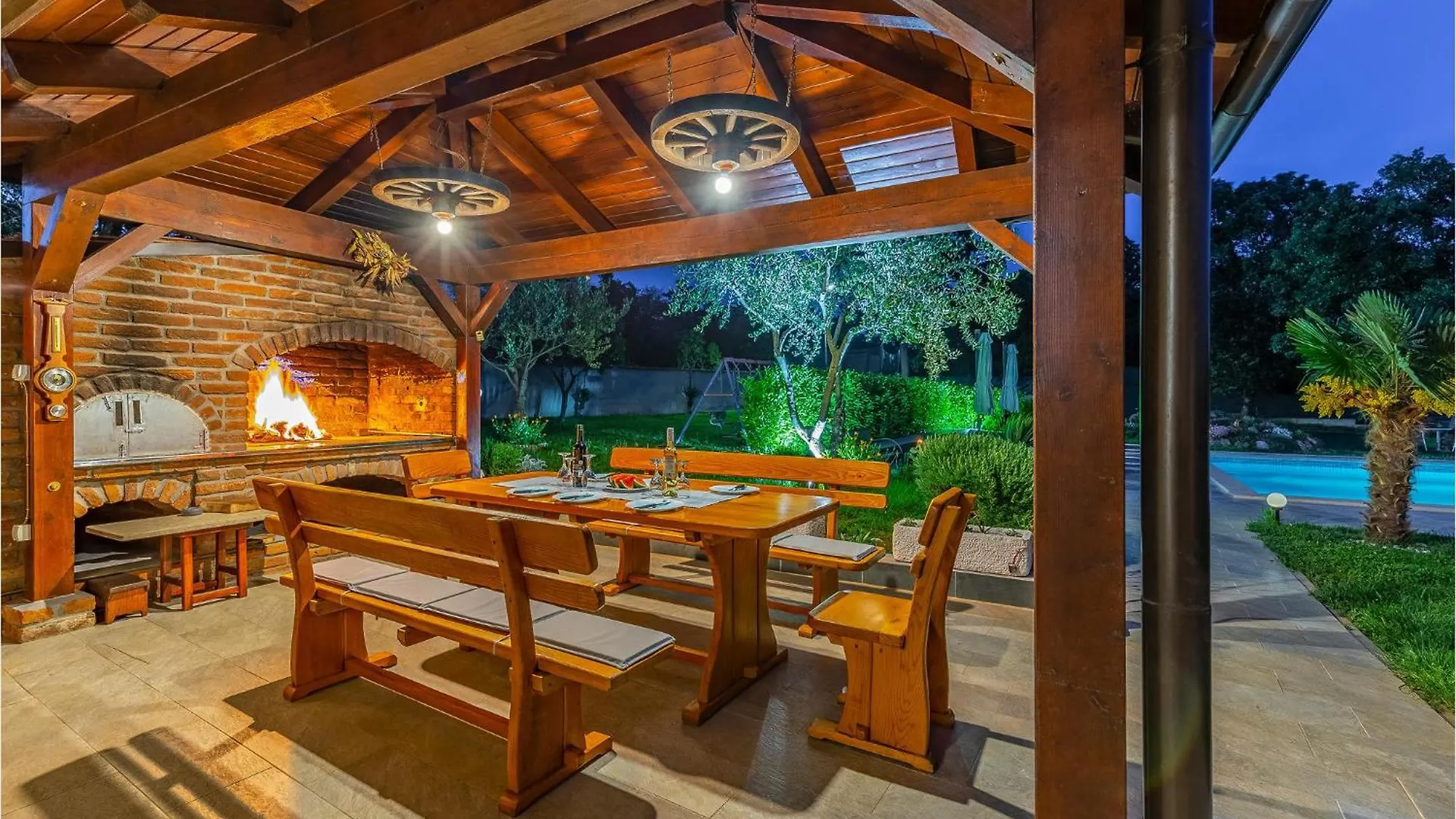 4 Bedroom Cozy Home In Marčana