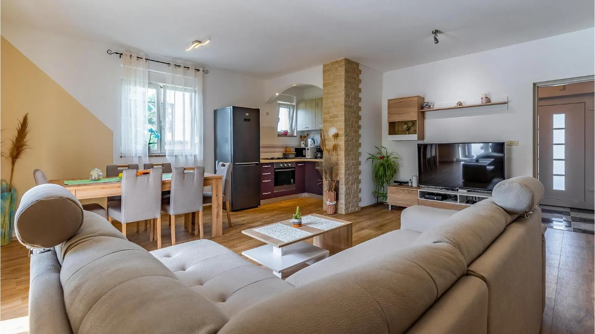 4 Bedroom Cozy Home In Marčana Сasa de vacaciones