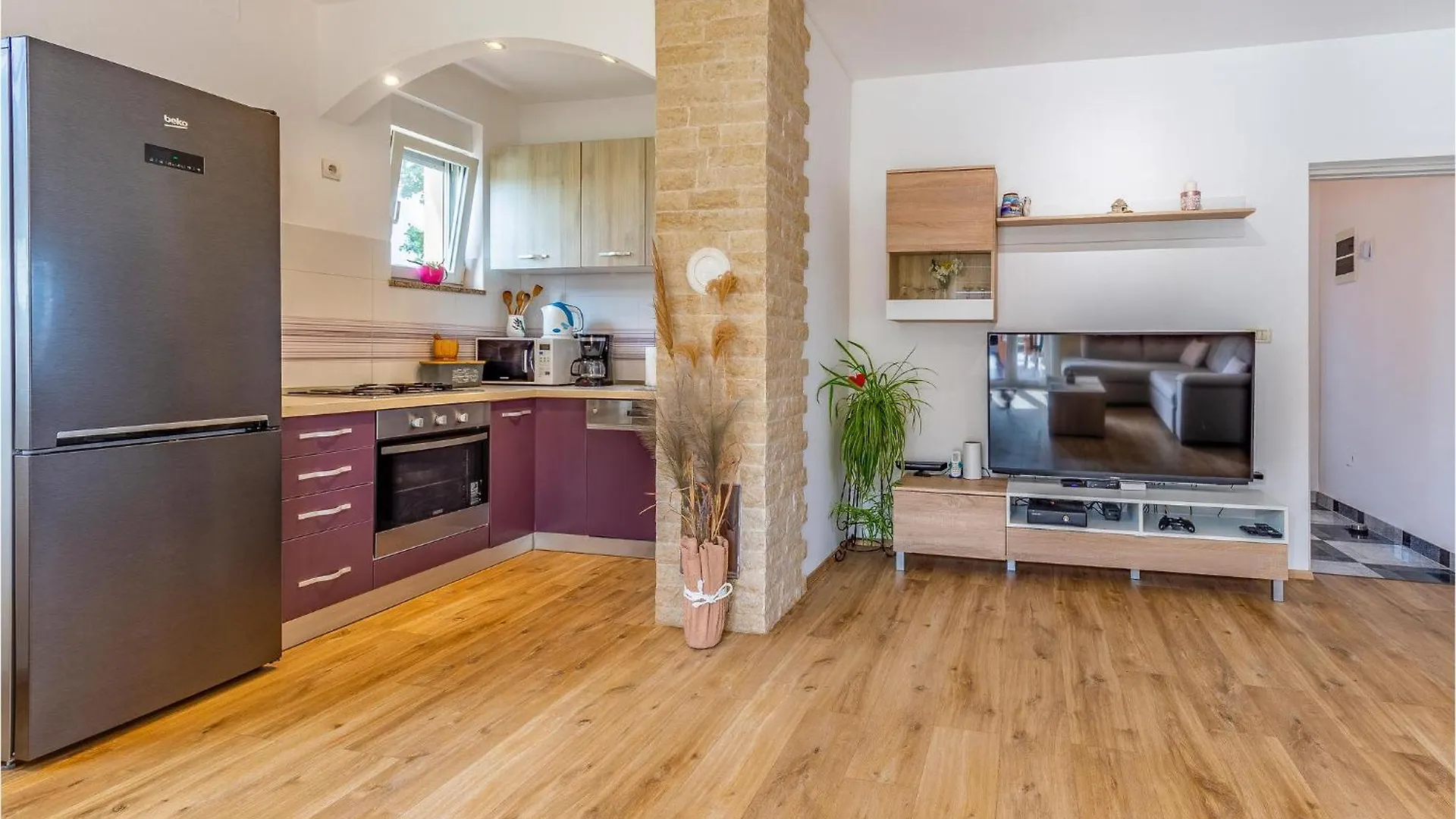 4 Bedroom Cozy Home In Marcana Ferienhaus